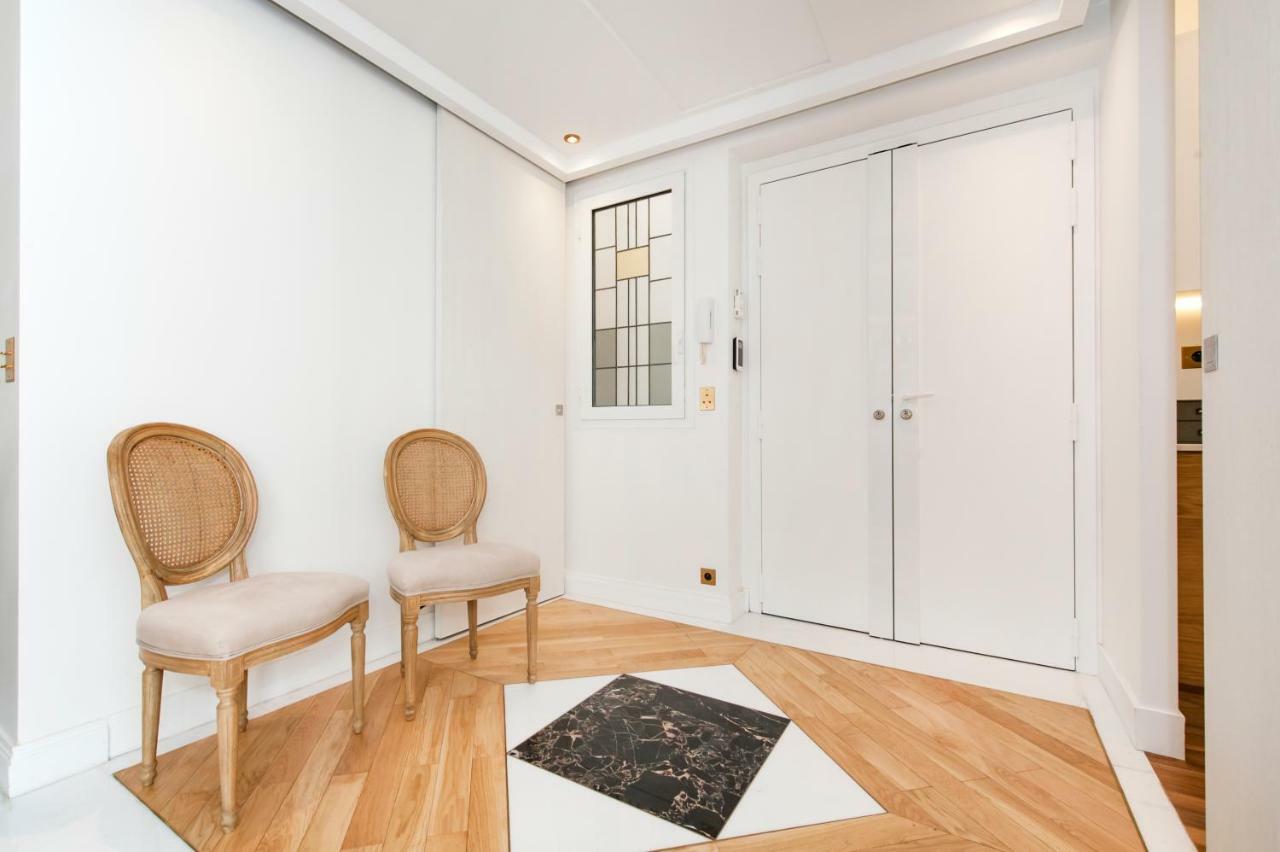 Luxury Montaigne Apartment パリ エクステリア 写真
