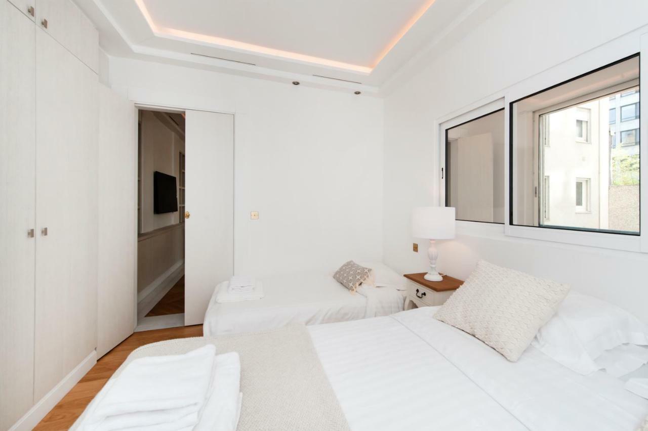 Luxury Montaigne Apartment パリ エクステリア 写真