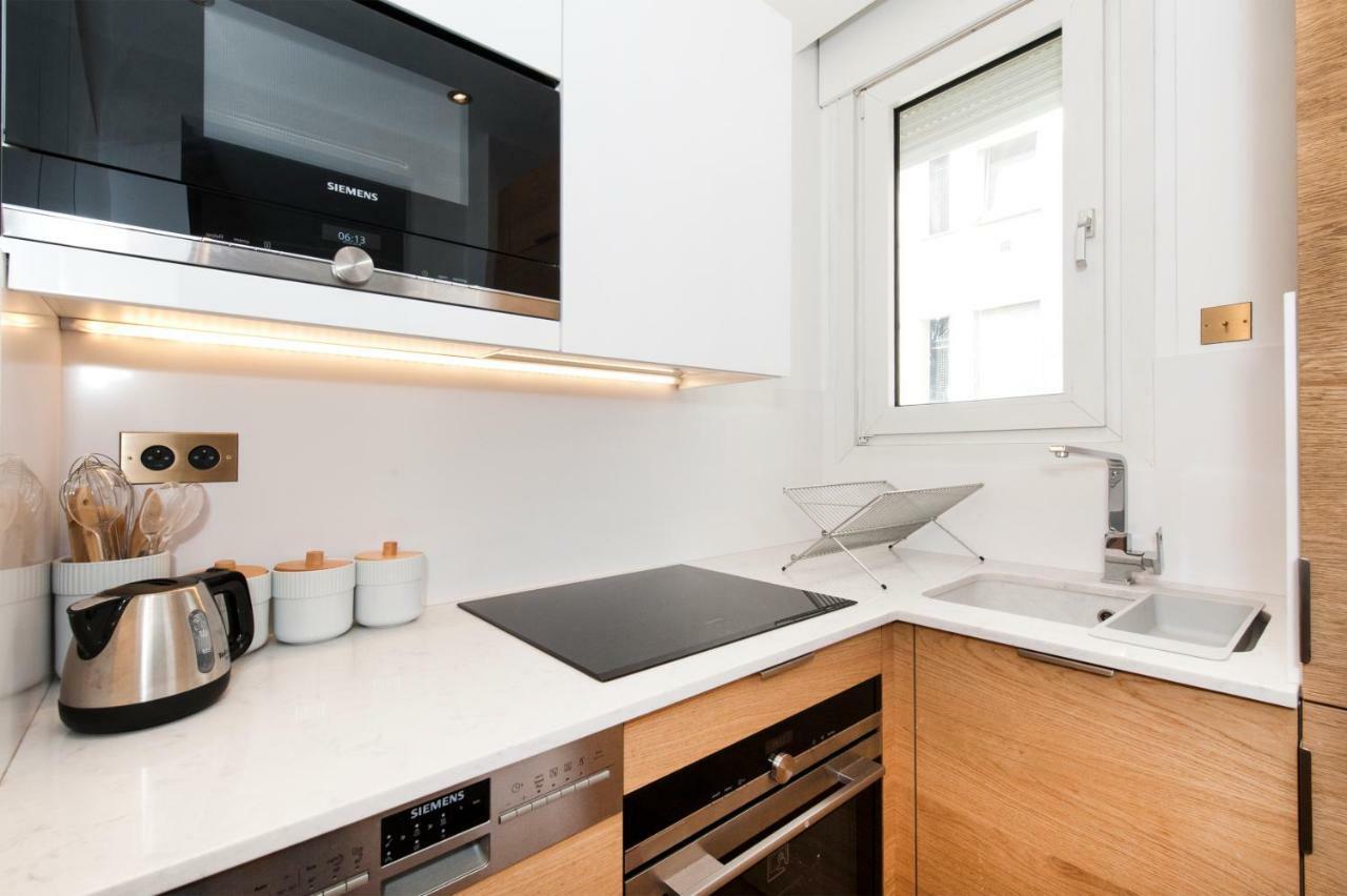 Luxury Montaigne Apartment パリ エクステリア 写真